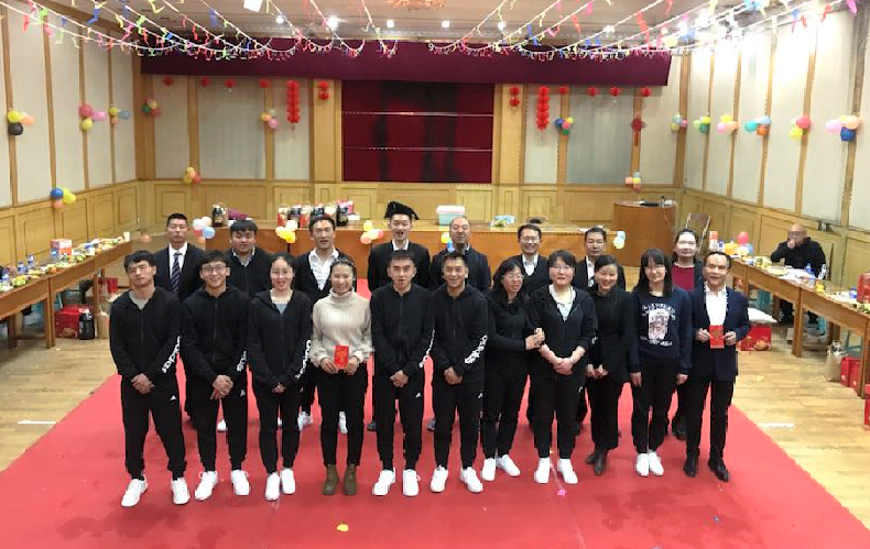 優(yōu)秀節(jié)目表演者領(lǐng)獎.png